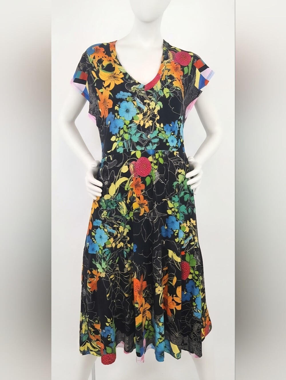 Johnny Was Nero Sequence Tiered Tea Length Dress V-Neck Boho Floral SIZE M